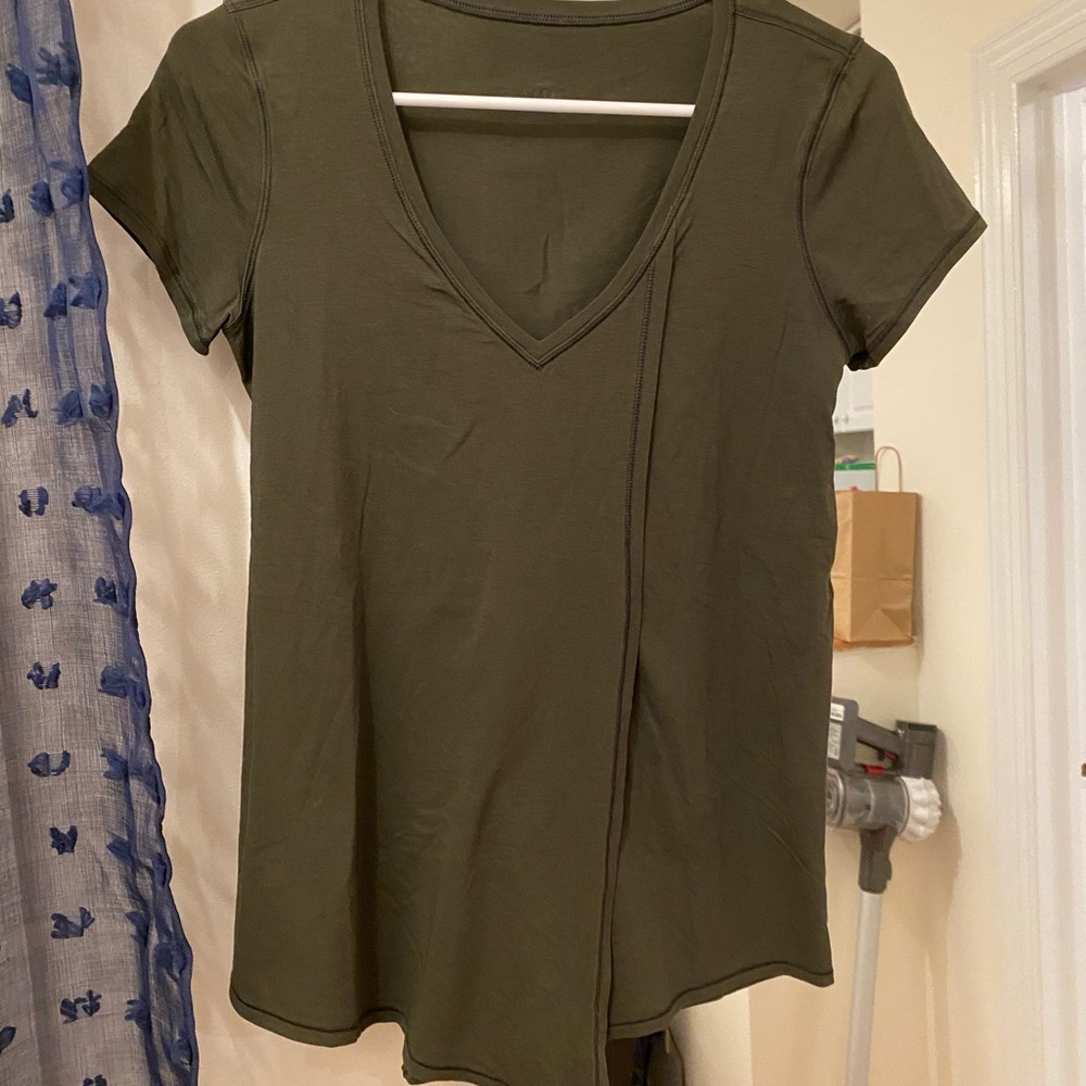 Lululemon - army green tie top
